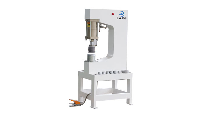 Machine de formation pneumatique PMF400