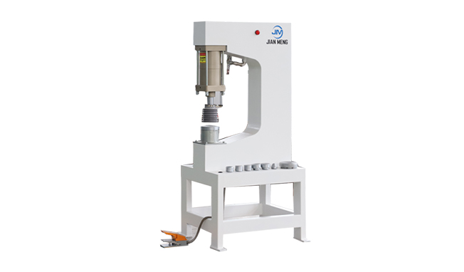 Machine de formation pneumatique PMF400